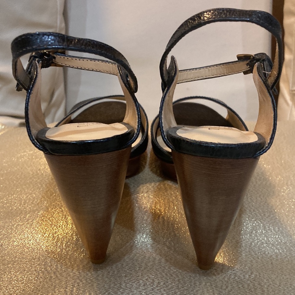 Talbots Graduated back out Heels - Picture 5 of 6